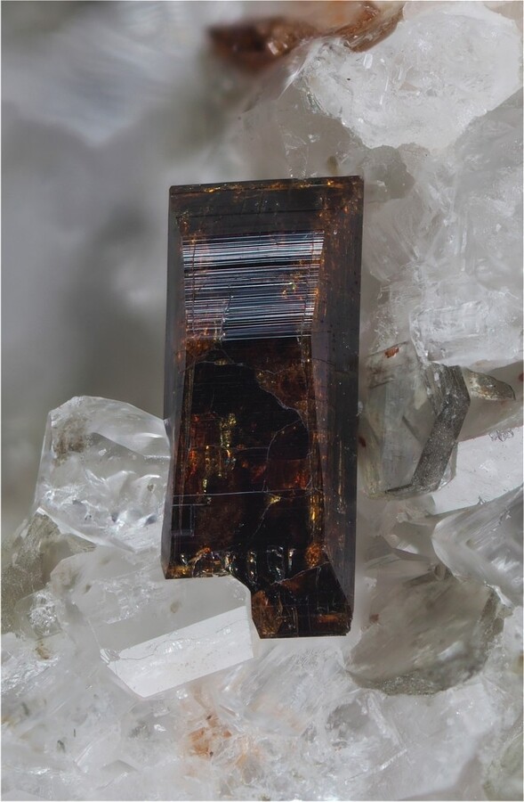Aeschynite-(Y)