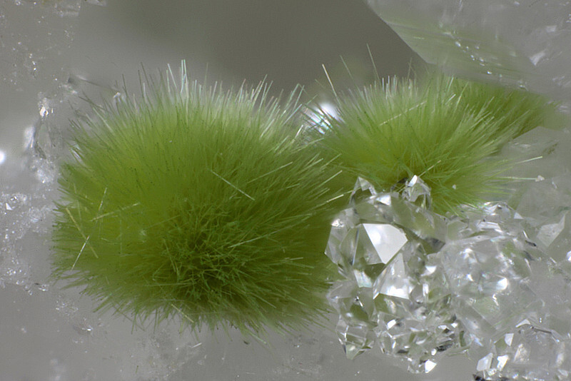 Agardite-(Ce)