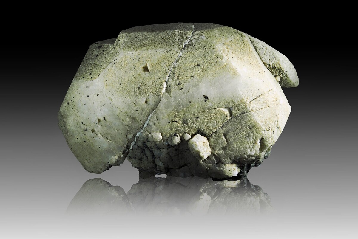 Fluorapatite